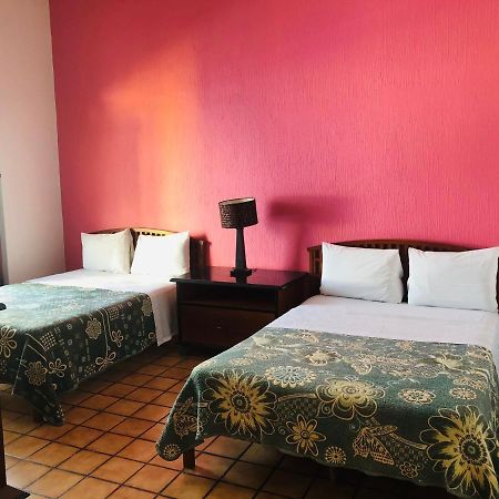 Hostal De Los Reyes Hotell Guadalajara Eksteriør bilde