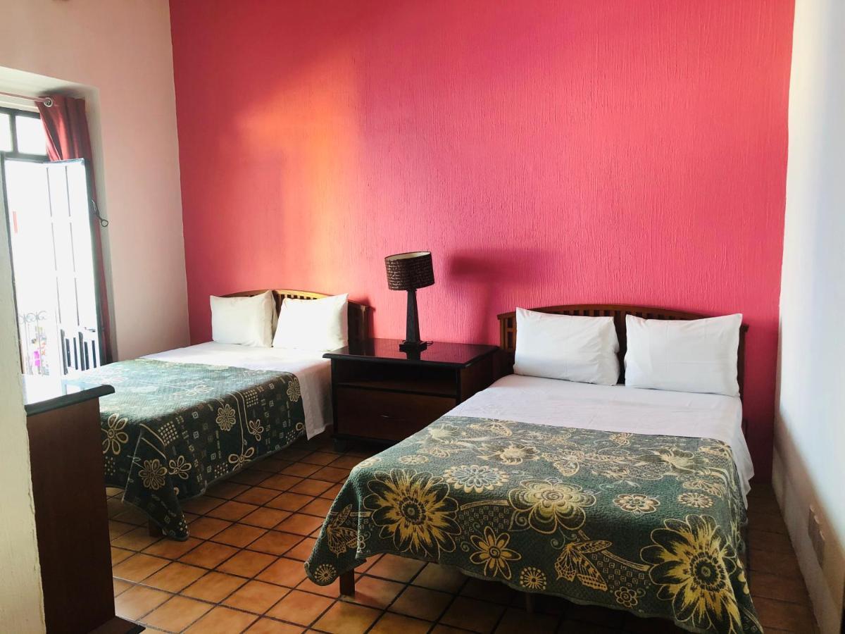 Hostal De Los Reyes Hotell Guadalajara Eksteriør bilde